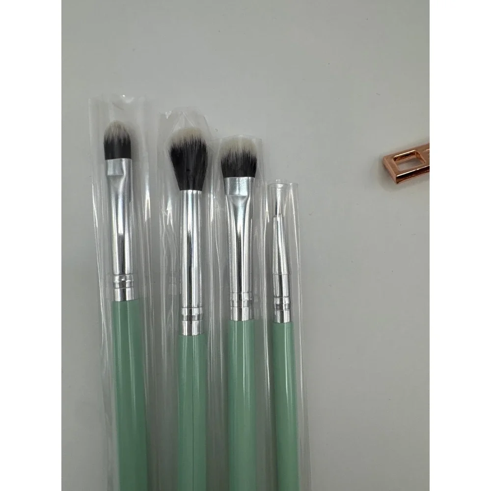 Luxie Eye Makeup Brush Set 4 Brushes Sponge and Purple Vegan Leather Pouch‎ Mint
